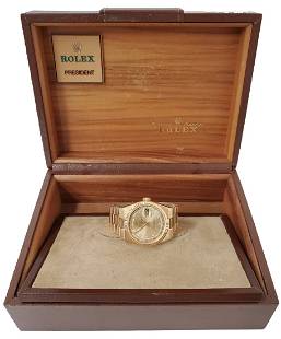 Rolex President 18k Gold Factory Diamond Day Date Champagne Dial Mens Watch Box: Described By:Michelle CNX 05132023 Title:Rolex President 18k Gold Diamond Day Date Champagne Dial Mens Watch Box Description: Rolex President 18k Gold Diamond Day Date Champagne Dial Mens Watch Box Ca